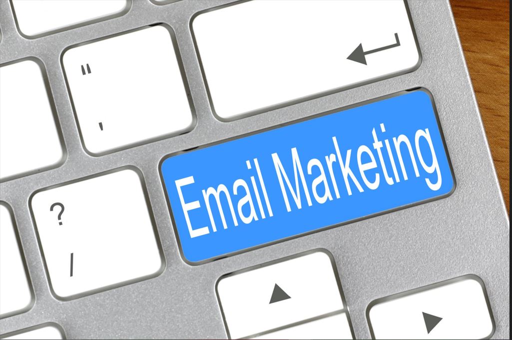 What is Email Marketing ?